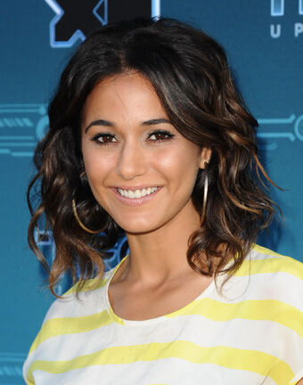 Emmanuelle Chriqui Trons Fandom