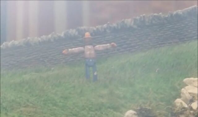 File:DraytonManorScareCrow.jpeg