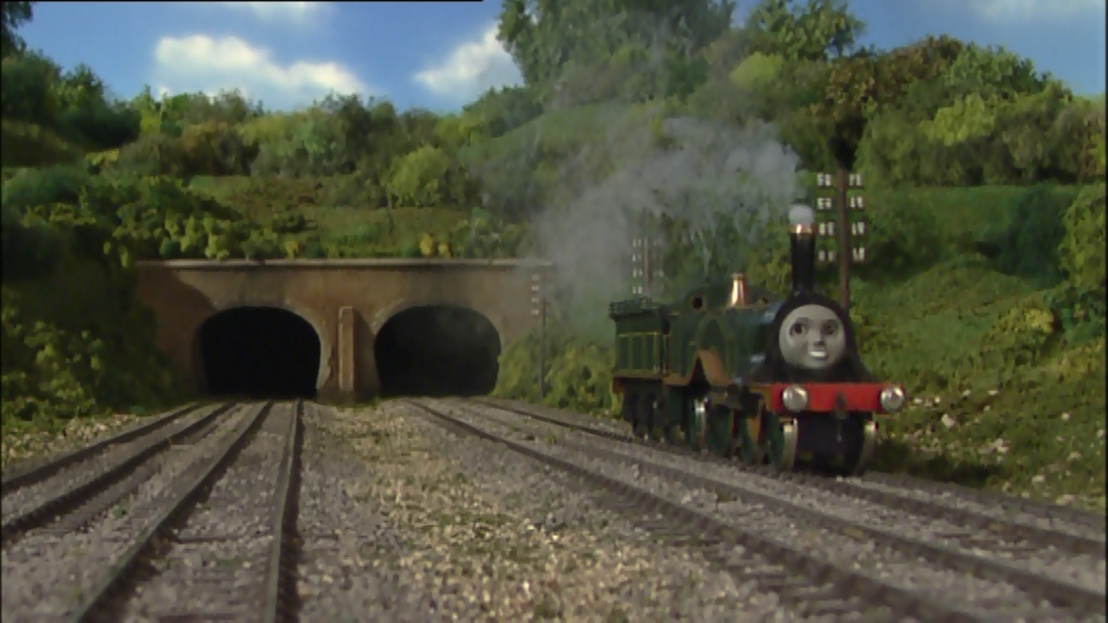 thomas wooden railway henry's tunnel