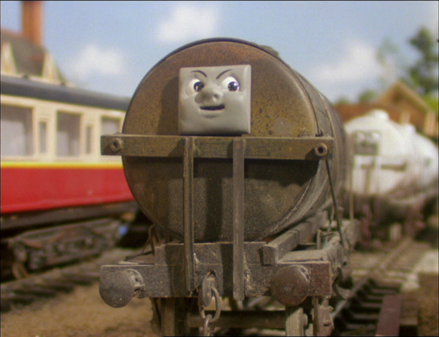File:ToadStandsBy75.png