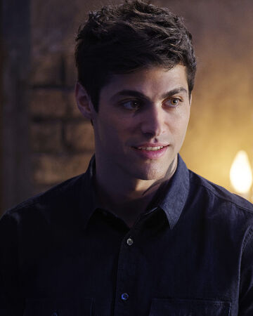Alec Lightwood Shadowhunters On Freeform Wiki Fandom