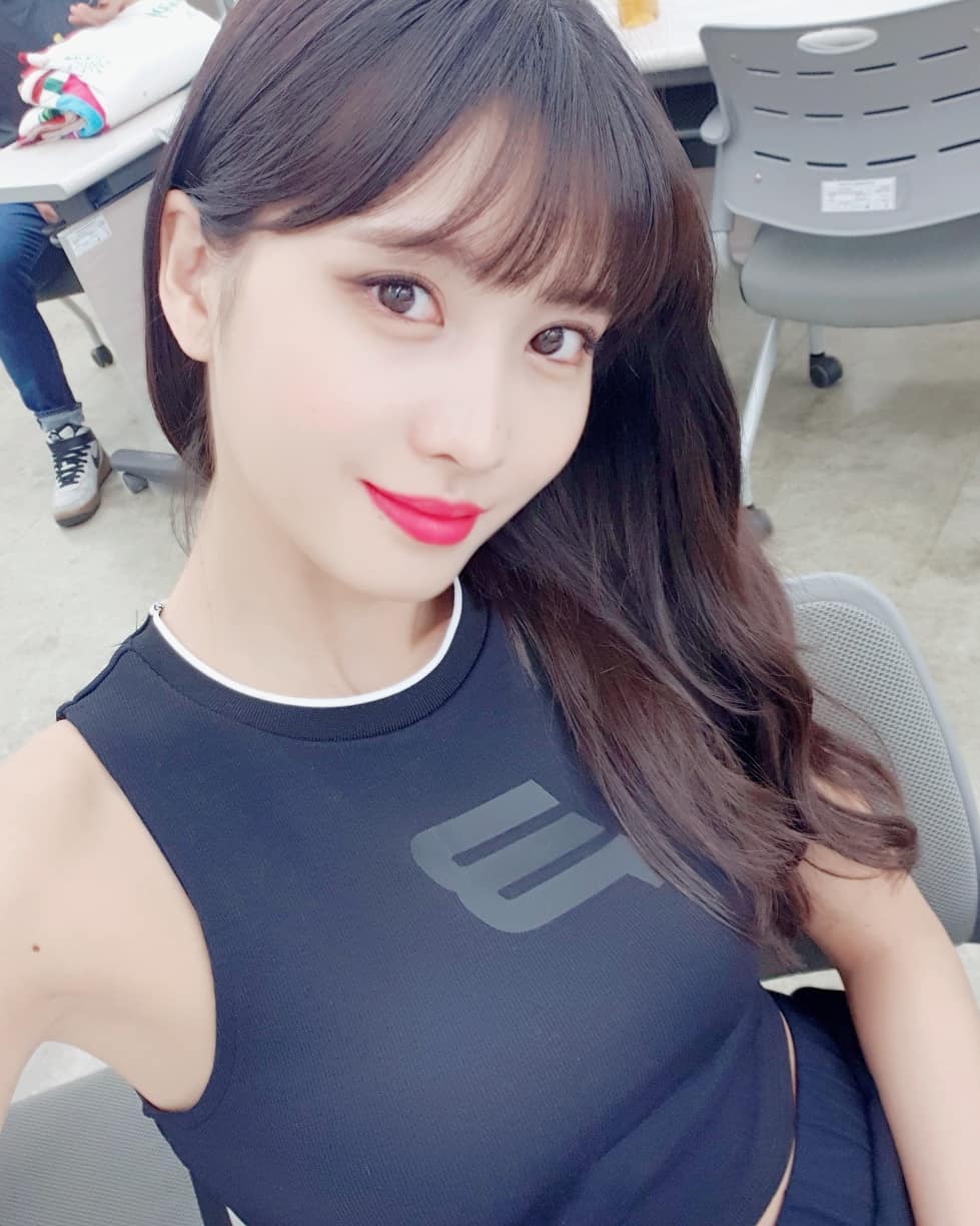 Image Momo Ig Update 180823 Twice Wiki Fandom Powered By Wikia 2049