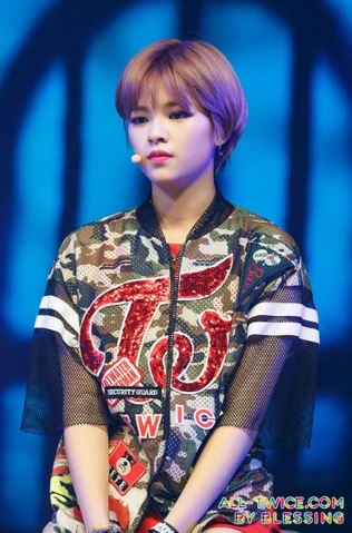 Image - Jeongyeon Like Ooh Ahh showcase.PNG | Twice Wiki | FANDOM