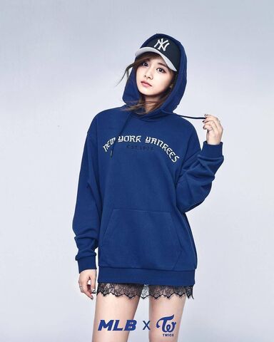 File:MLB Spring 2017 Tzuyu 3.jpg