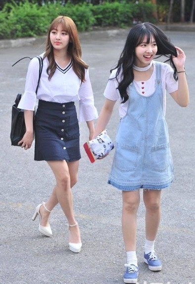 Image Nayeon And Jihyopng Twice Wiki Fandom Powered By Wikia