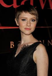 180px-Breaking-dawn-cast-red-carpet-Actress Valorie Curry