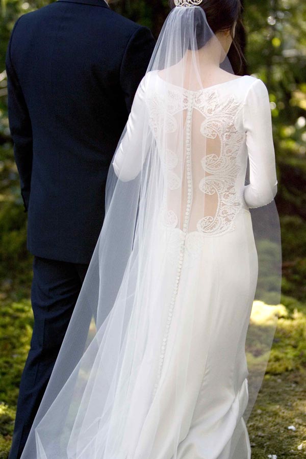 Image Twilight Breaking Dawn Bella Swan Wedding Dress 2 Jpg Twilight Breaking Dawn Bella Swan Wedding Dress 2 Jpg