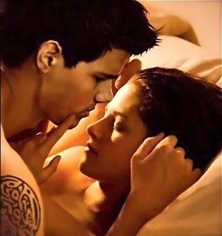 File:GetItBella.jpg