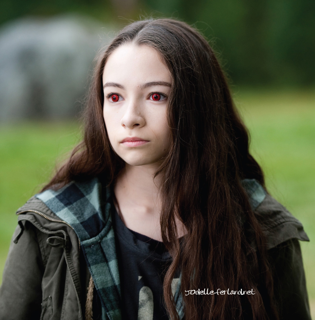 2 new Eclipse stills bree tanner 1208 1227