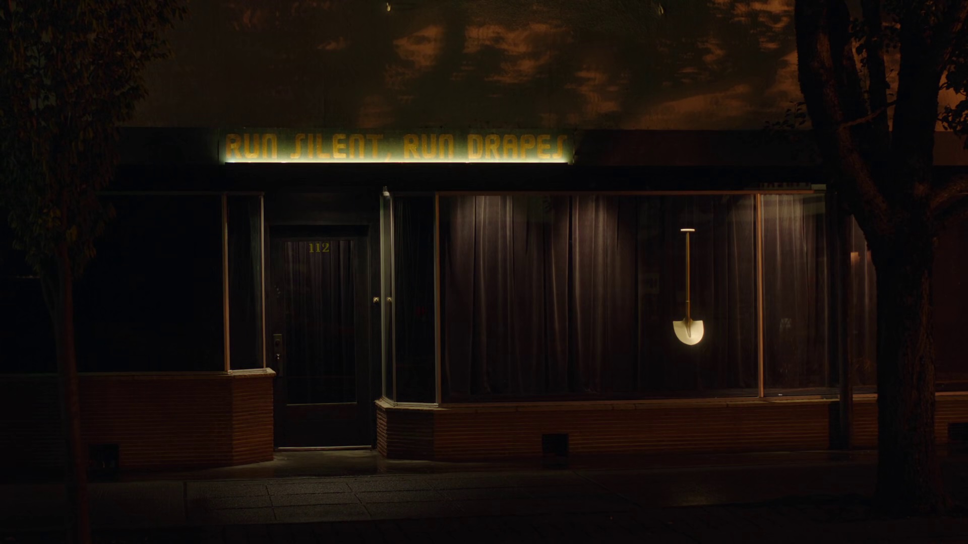 Run Silent Run Drapes Twin Peaks Wiki Fandom