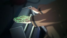 Shirou visualisant l'appareil 2014