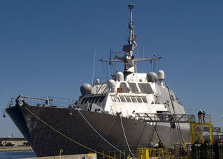 800px-USS Freedom (LCS-1) front-1-