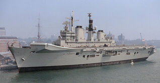 800px-HMS Illustrious 1-1-