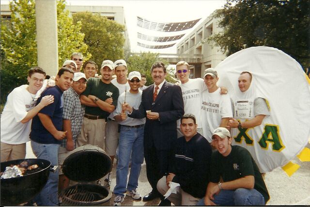 File:Fiesta UTSA.jpg
