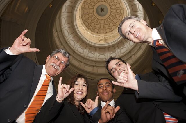 File:UTSA Austin - Rotunda Shot.jpg