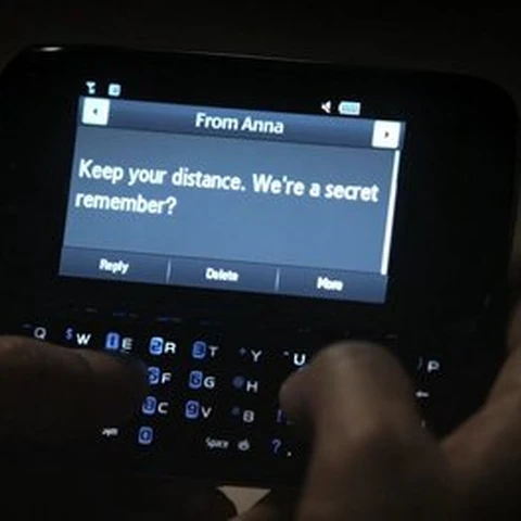 Cellphones | The Vampire Diaries Wiki | FANDOM powered by Wikia
