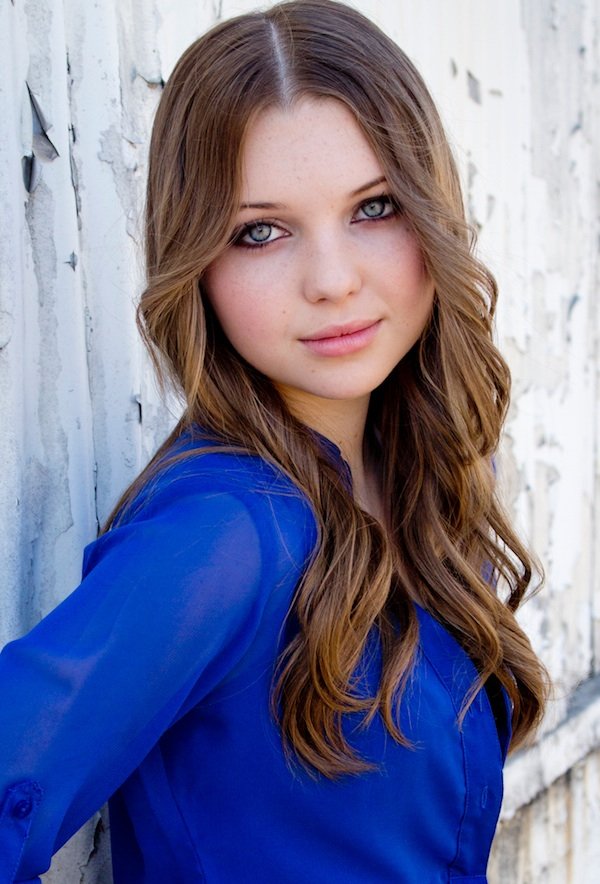 Next photo of Sammi Hanratty