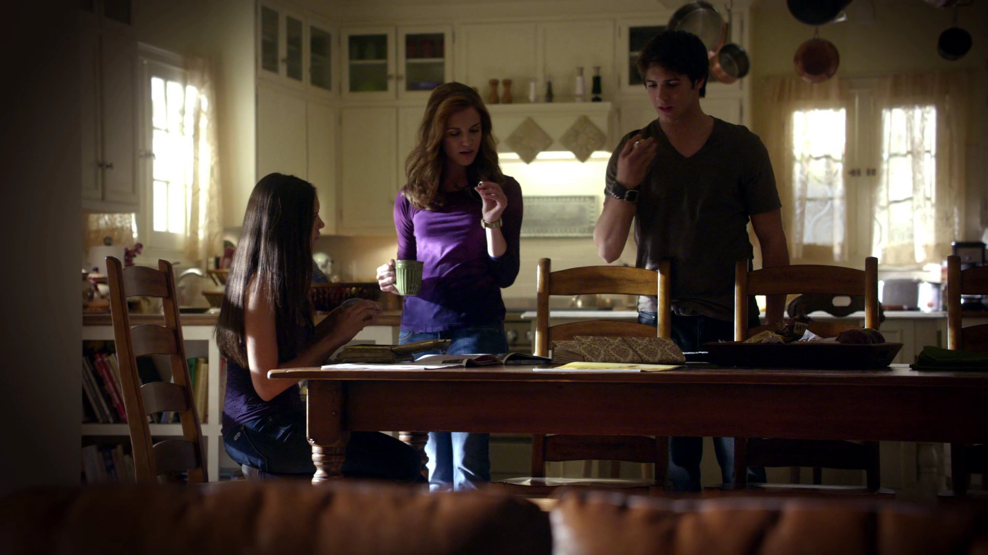 Image 104011ElenaJeremyJennaGilbert House.png The Vampire