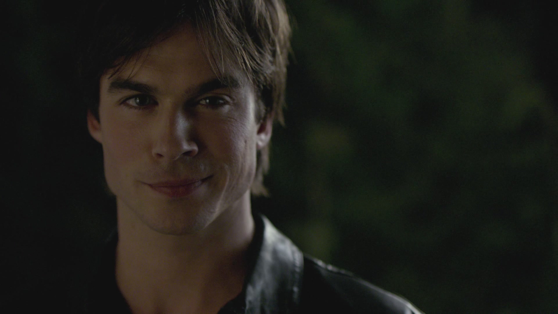 Imagen Damon 1x01 Primera Aparición Wiki Vampirediaries Fandom Powered By Wikia 7390