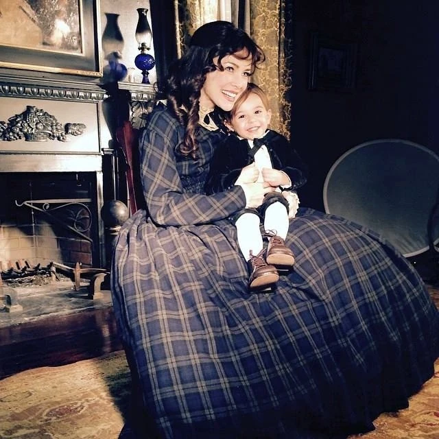 Image Anniewithbabydamon.jpg The Vampire Diaries Wiki FANDOM powered by Wikia