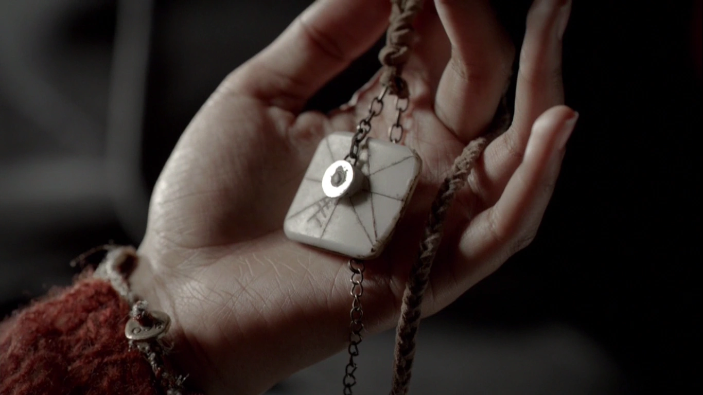 Qetsiyah's Talisman The Vampire Diaries Wiki FANDOM powered by Wikia