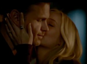 Caroline und Alaric Kuss