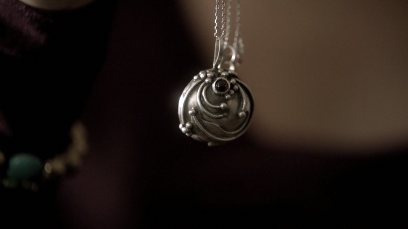 Esther's Talisman | The Vampire Diaries Wiki | FANDOM powered by Wikia