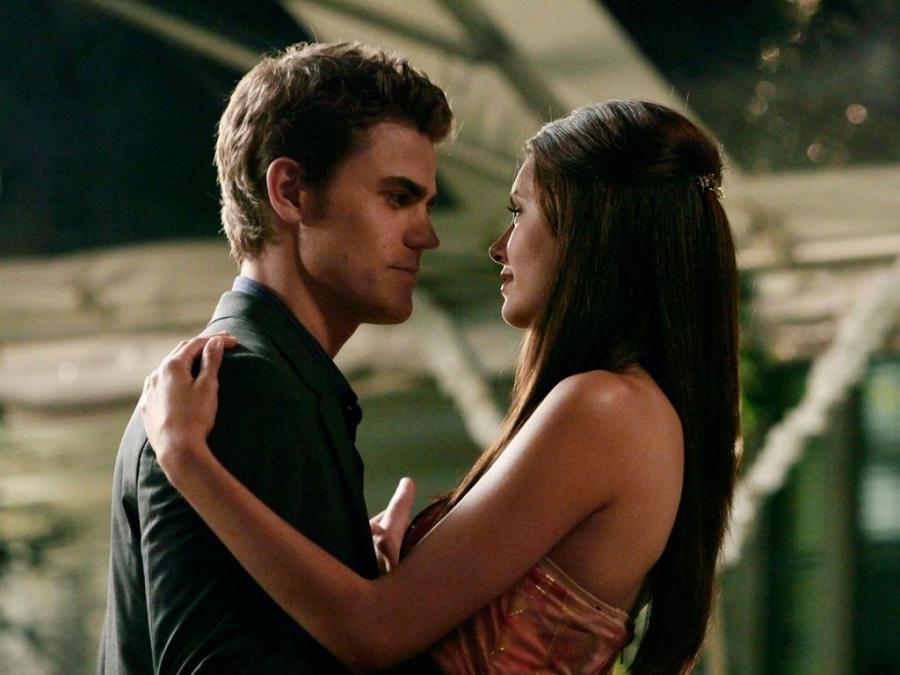 Elena And Stefan Wiki Vampire Diaries France Fandom Powered By Wikia 8249