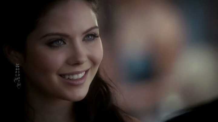 April Young | Wiki Vampire Diaries France | FANDOM powered by Wikia