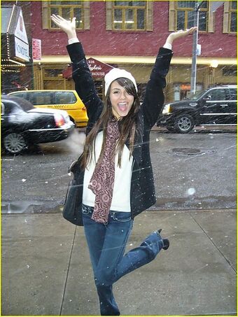 Victoria Justice Victoriapedia Wiki Fandom