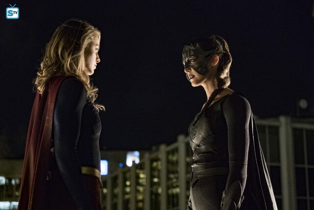 File:Supergirl meets Reign 309.jpg