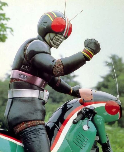 Black and Battle Hopper Black and Battle Hopper
