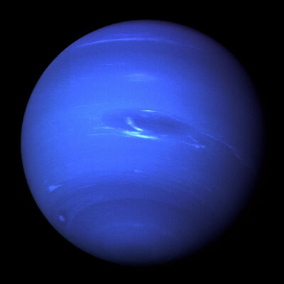 1200px-Neptune Full
