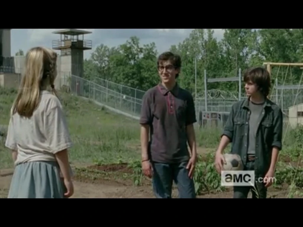 Image Carl,kid with glasses and girl.jpg Walking Dead Wiki FANDOM