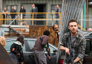 The-walking-dead-episode-801-aaron-marquand-3-935