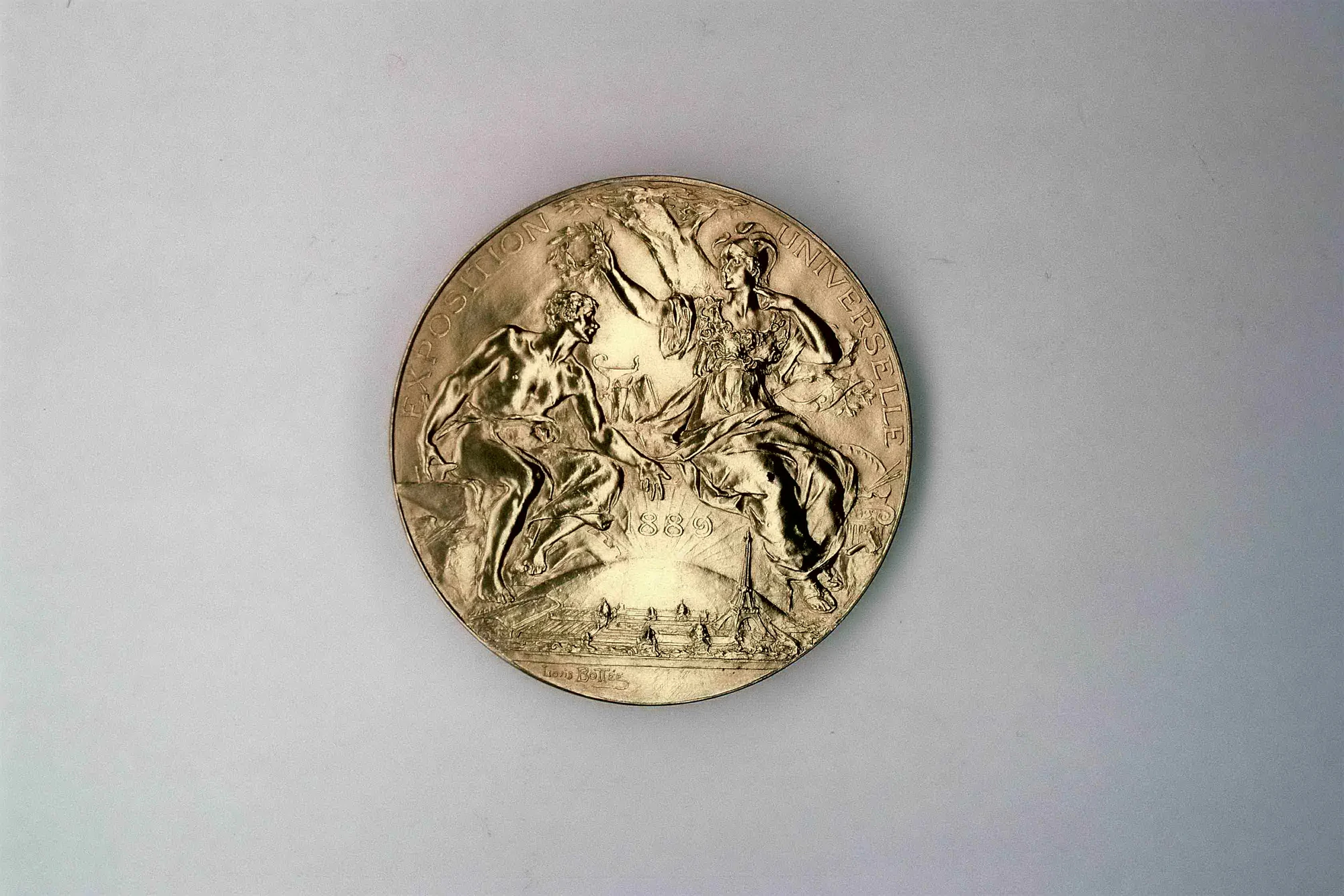Die Medaille der Indi | Warehouse 13 Wiki | FANDOM powered ...