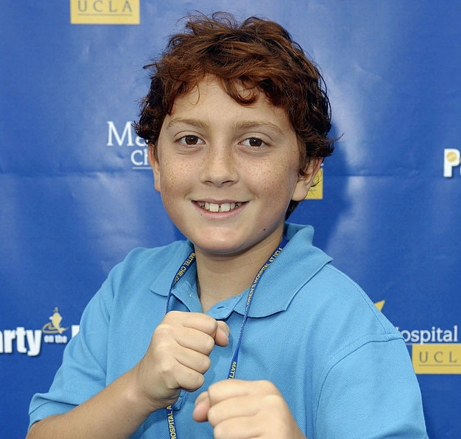 Daryl Sabara | Warner Bros. Entertainment Wiki | Fandom