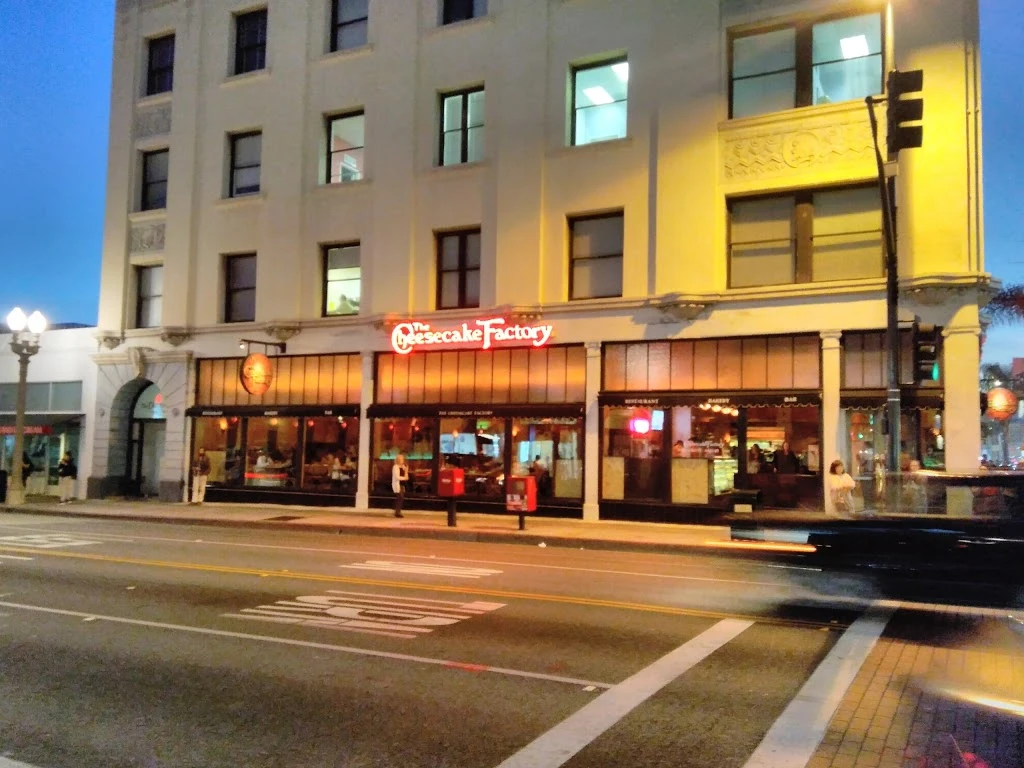 The Cheesecake Factory Warner Bros. Entertainment Wiki Fandom