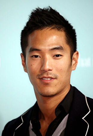 Leonardo Nam				Fan Feed