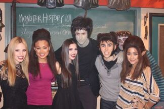 Zayn Cast Photo