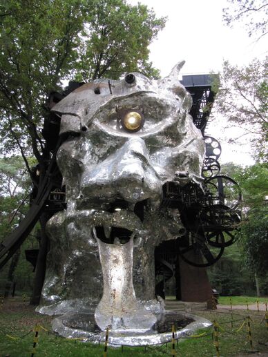 Tinguely-le-cyclope