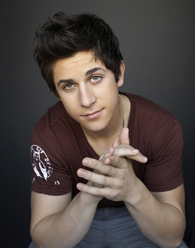 Disney-celebrity-david-henrie-1-