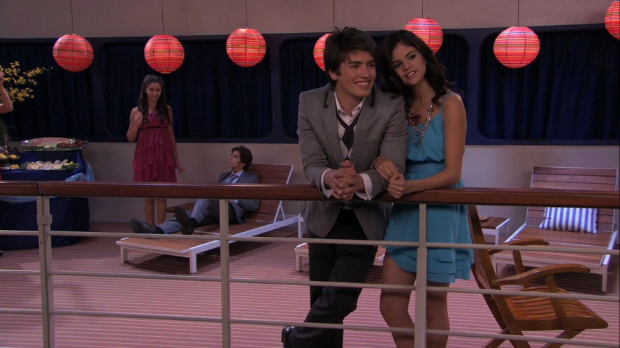 Alex Gives Up Wizards Of Waverly Place Wiki Fandom Ed By Wikia Season 4 Episode 2