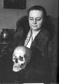 Dorothy-sayers-with-skull