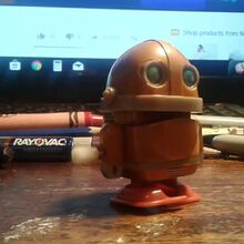 round robot toy