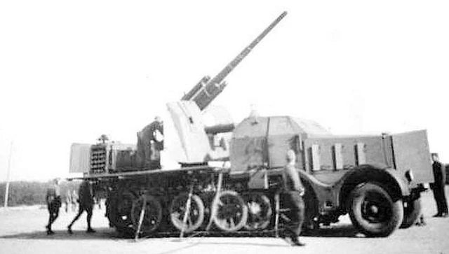 Image 8.8 cm Flak 18 (Sfl.) auf Zugkraftwagen 18t.jpg World War II