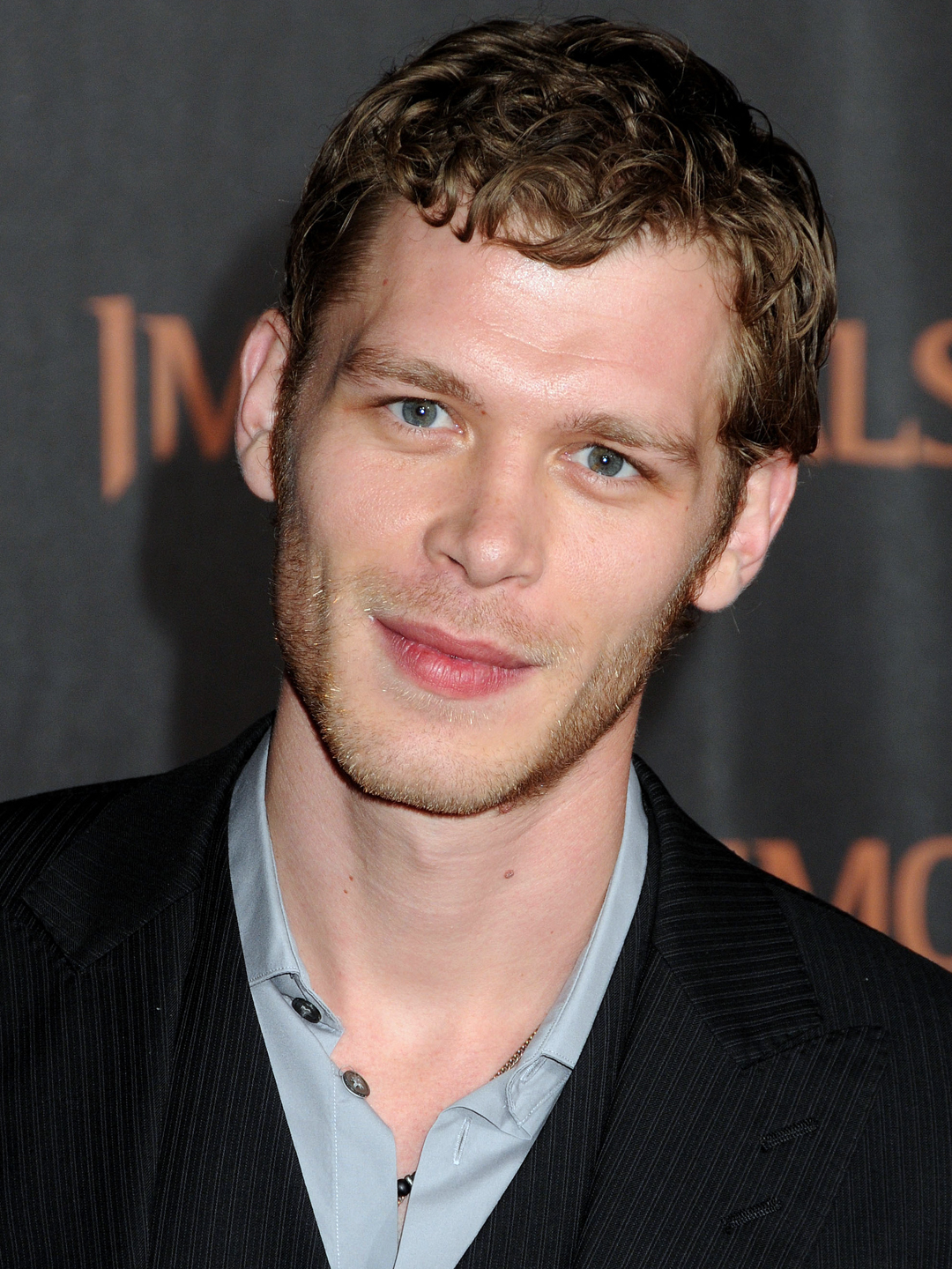 Joseph Morgan phoebe tonkin