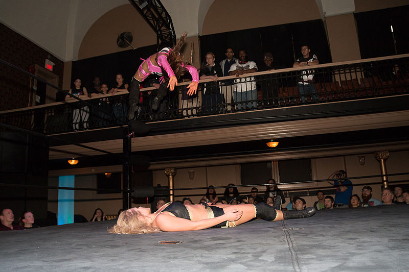 Jasmin Areebi moonsault