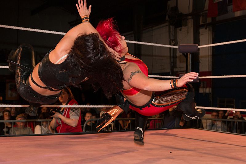 Nikki Storm Neckbreaker