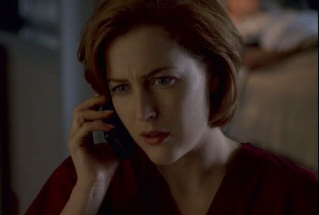File:Scully calling mulder.jpg